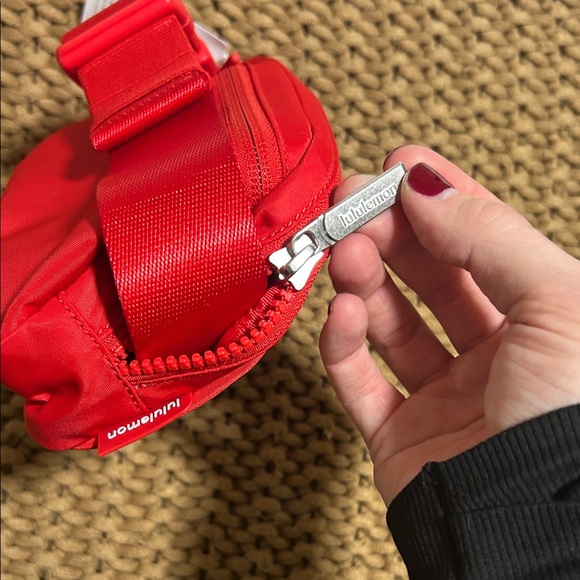 lululemon athletica Red Crossbody Bag - Picture 3 of 7